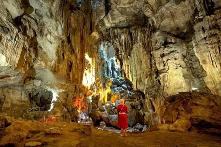 Bogor nature tour from Jakarta with traditional performances, Bandung