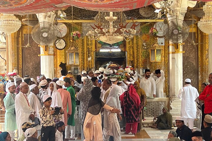 Ajmer city walking tour along the Pushkar route, Ajmer