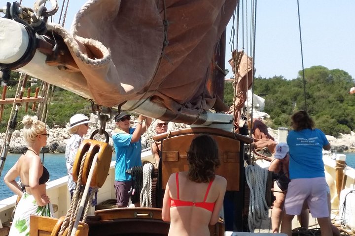 Sailing day trip on Tall Ship Andrea Jensen with Lunch and Wine, Alghero