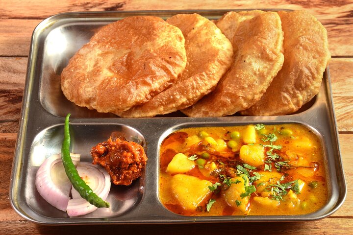 Guided food tasting tour in Prayagraj, Allahabad