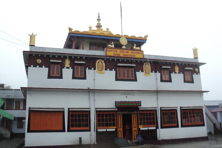 Darjeeling and Gangtok tour: tea estates and monasteries, Bagdogra