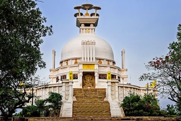Guided half-day tour of Dhauli Shanti Stupa in Bhubaneswar, Bhubaneswar