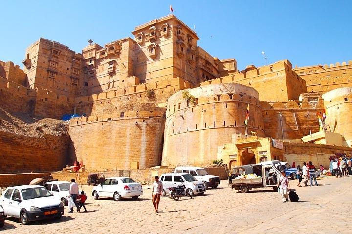 Full-day Bikaner sightseeing tour with lunch
