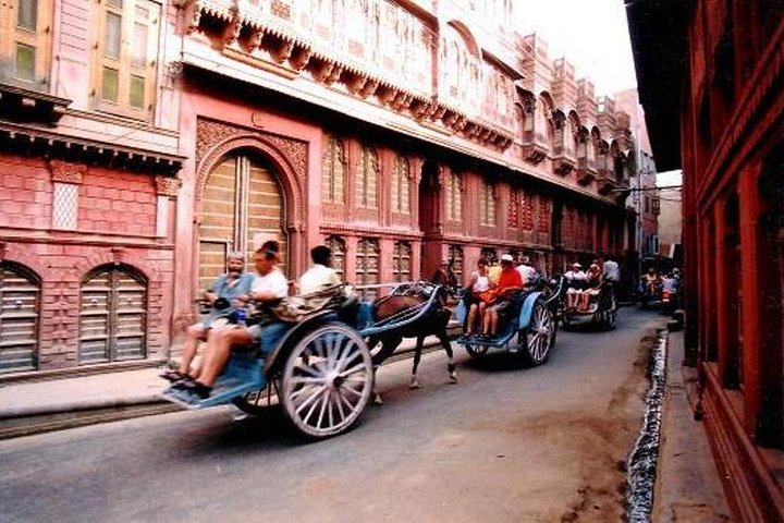 Horse-drawn carriage tour of Bikaner's old city