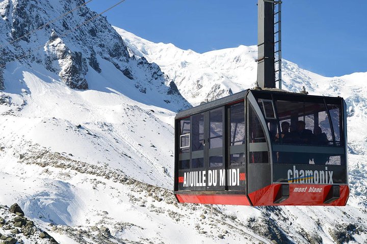 Visit the Aiguille du Midi in Chamonix, with a private guide — Luxury & private things to do in Chamonix