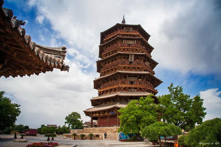 All-Inclusive Private Day Tour to Wooden Pagoda and Hanging Temple from Datong — Luxury & private things to do in Datong