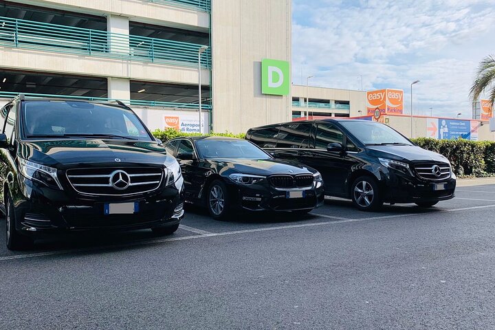Eindhoven Airport (EIN) to Eindhoven - Arrival Private Transfer — Luxury & private things to do in Eindhoven