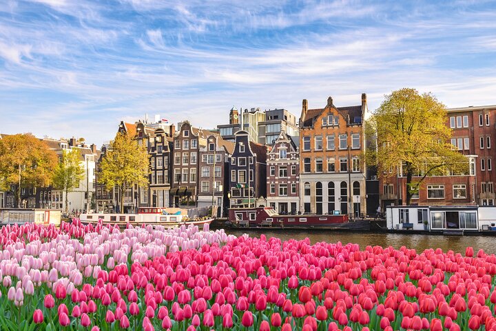 Private transfer from Eindhoven to Amsterdam, 2h Stop in Utrecht, Eindhoven