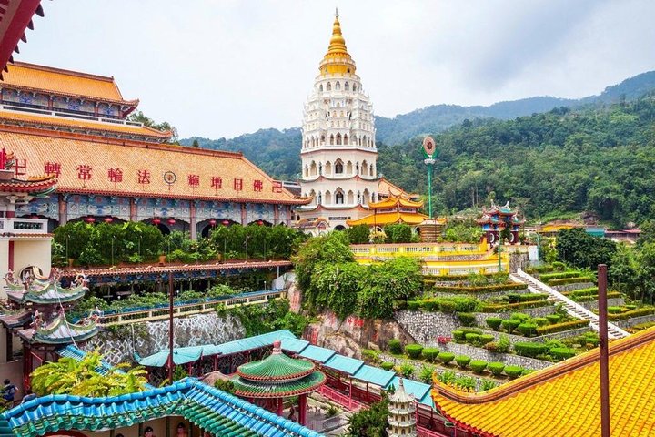 Penang Day Trip with Temple and Penang Hill Tickets (Fast Lane) — Day trips things to do in George Town