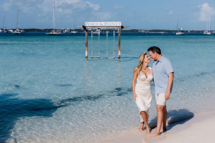 Private Vacation Photoshoot with Photographer Georgetown Bahamas — Luxury & private things to do in Great Exuma
