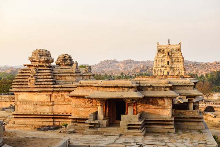 Guided walking tour of Hampi with coracle ride, Hampi
