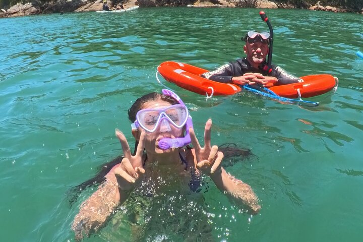 Bombinhas + Snorkel by Zimbros Ecotour, Itajai