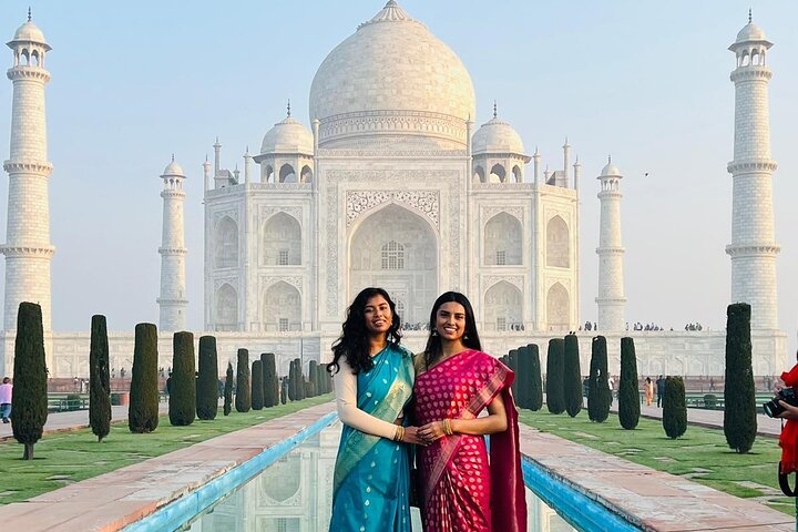 Private day trip to Taj Mahal and Agra from Delhi by car, Jabalpur