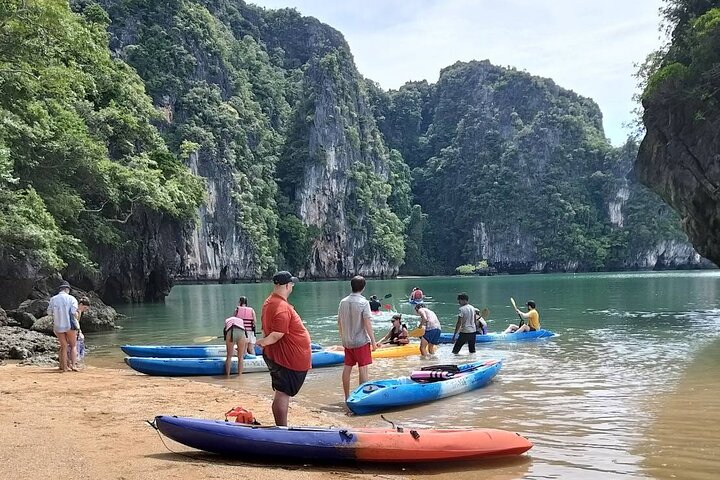 A full day exploring kayaking 3 islands (Talabeng sea cave) — Day trips things to do in Ko Lanta