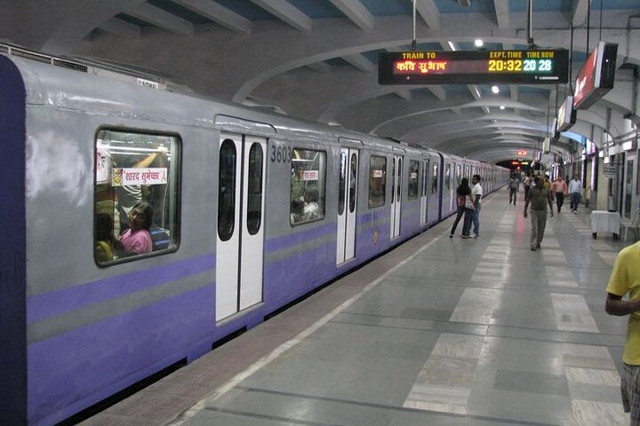 Kolkata public transport tour — trams, ferries, and rickshaws, Kolkata