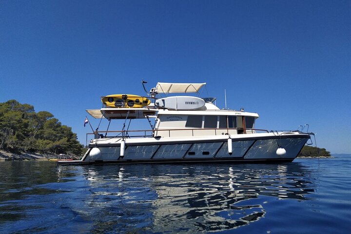 Korcula Island Snorkeling Adventure , ship wreck and lunch, Korcula