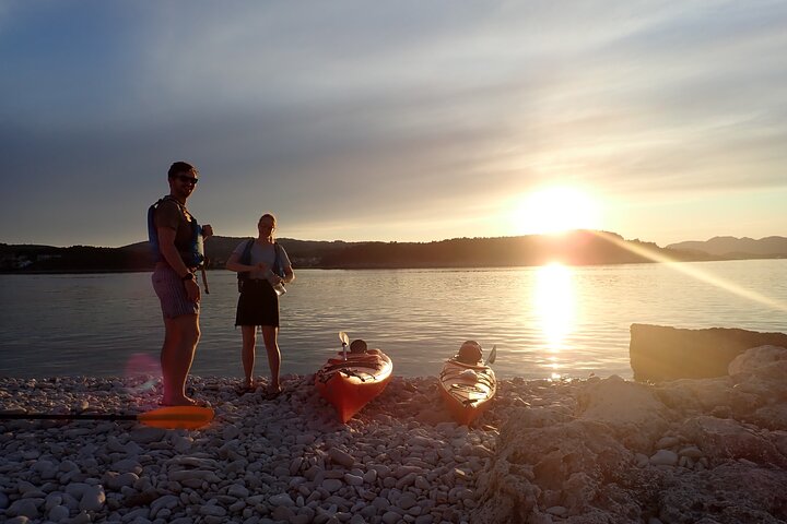 Lumbarda-Sunset Kayaking Experience with picnic: Wine and Sweets — Adventure things to do in Korcula