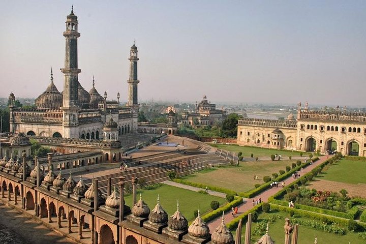 Lucknow city sightseeing tour with lunch and hotel pickup, Lucknow