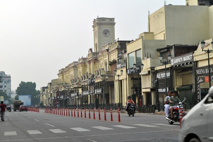 Victorian history walking tour of Hazratganj in Lucknow, Lucknow