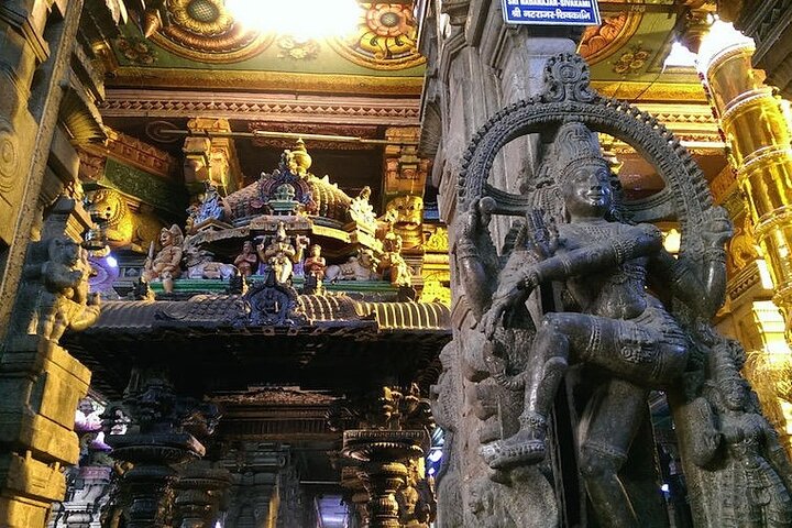 Guided tour of Meenakshi Temple's evening ceremony, Madurai