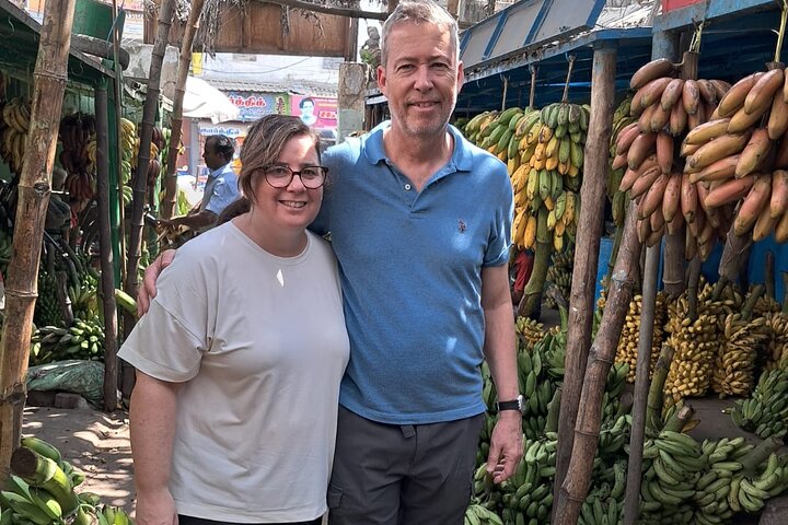 Guided walking tour of Madurai's Meenakshi Temple and local markets