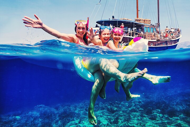 Fernandes Cruise to Blue Lagoon in Comino and Gozo, Mgarr