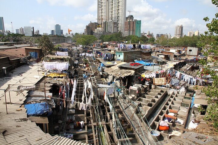 Walking tour of Dharavi and Dhobighat with local transport, Mumbai