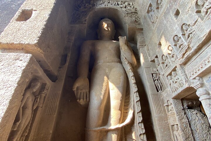 Guided tour of Kanheri Caves with hotel transfers