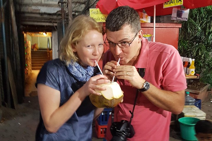 Mumbai street food tour of Khau Gullies