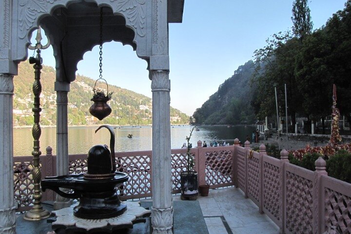 Walking tour of Nainital's historic temples, Nainital