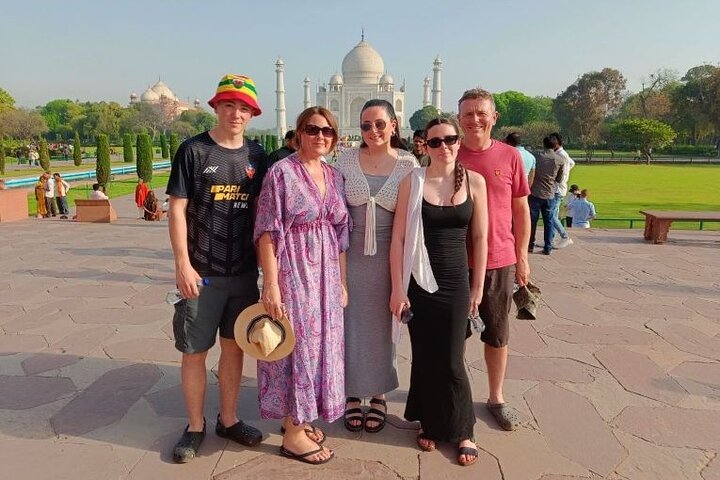 Overnight Taj Mahal and Agra tour from Delhi, New Delhi