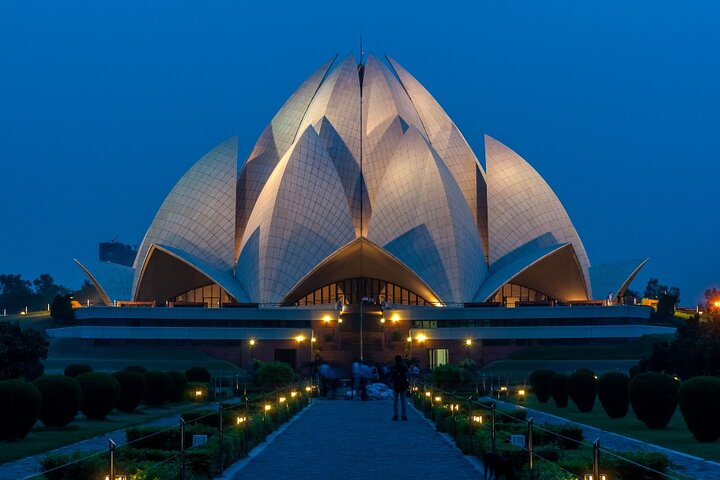 Customized Delhi city tour by private car
