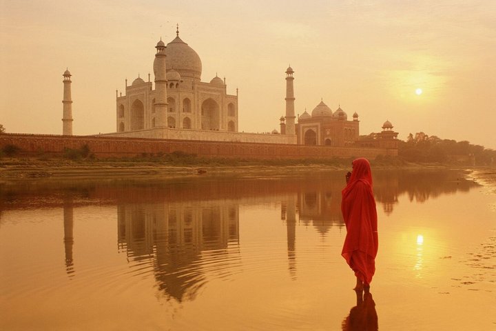 Sunrise Taj Mahal and Agra Fort tour by private car from Delhi, New Delhi