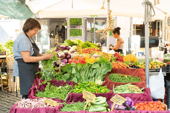 Market tour and lunch or dinner at a local's home in Pavia, Pavia