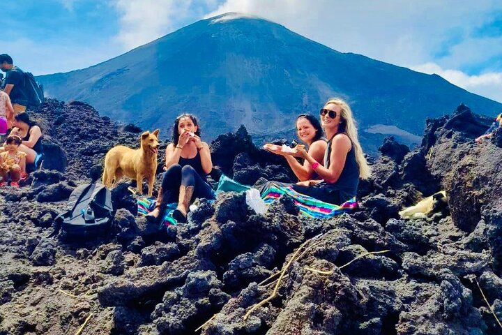 Puerto Quetzal Pacaya Volcano Horseback Ride with Lava Pizza, Puerto Quetzal