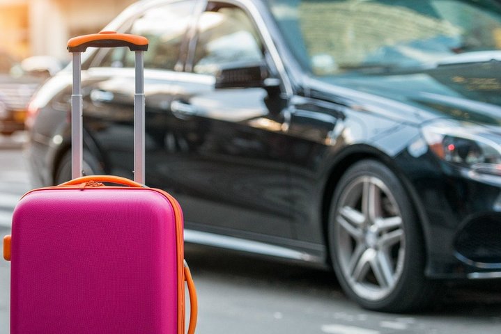 Private airport transfer between Pune Airport and your hotel, Pune
