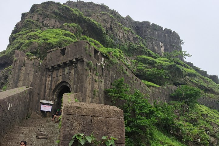 Half-day guided tour of Sinhagad Fort, Pune