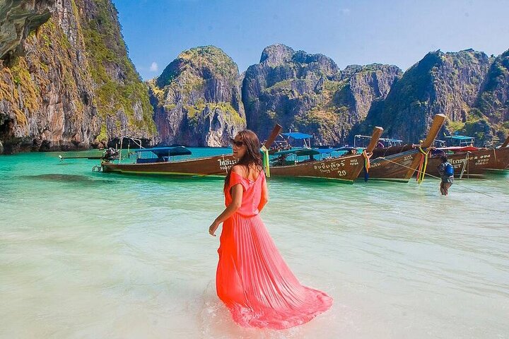 Private speedboat tour to Phi Phi Island with snorkeling, Pune