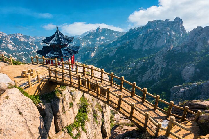 Qingdao Private Day Tour to Laoshan Mountain with Lunch and Cable Car — Luxury & private things to do in Qingdao