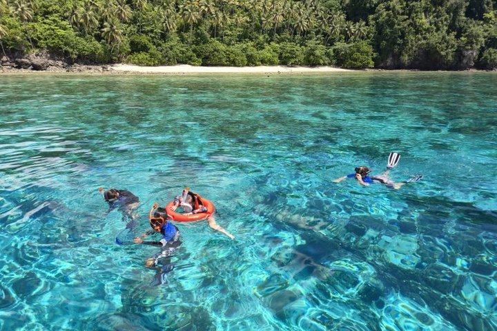 Snorkeling Day Trip Semporna: 3 Locations, Semporna