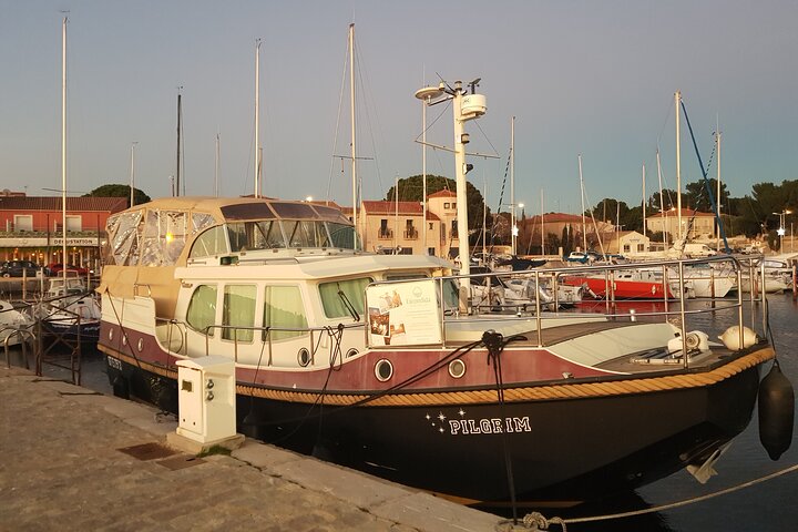 Private Boat Excursion and Night on Board on the Thau Lagoon, Sete