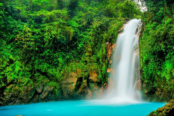Rio Celeste tubing and rainforest adventure with waterfall visit — Luxury & private things to do in Filadelfia