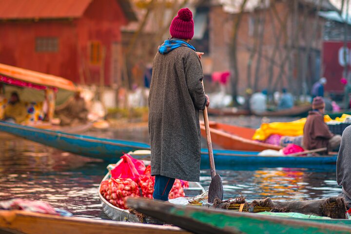 Kashmir Ladakh tour covering Srinagar to Pangong Tso, Srinagar