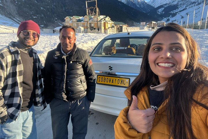 Taxi service from Srinagar Airport to Dal Lake, Srinagar