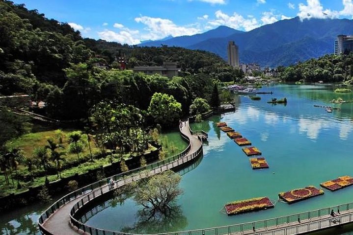 1 day tour Sun Moon Lake from Taichung — Luxury & private things to do in Taichung