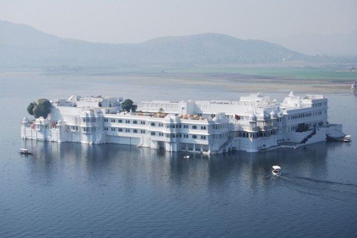 Three-day Udaipur city tour with Kumbhalgarh Fort and Ranakpur Jain Temple