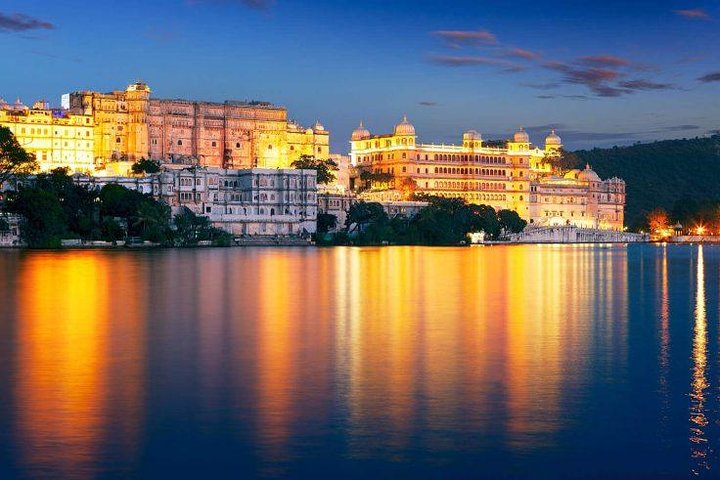 Full day sightseeing tour of Udaipur's top attractions