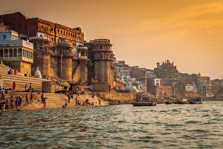 Sunrise boat tour on the Ganges in Varanasi, Varanasi