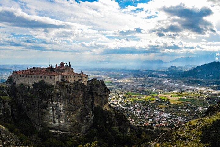 Meteora tour from Volos.A journey through history and nature., Volos