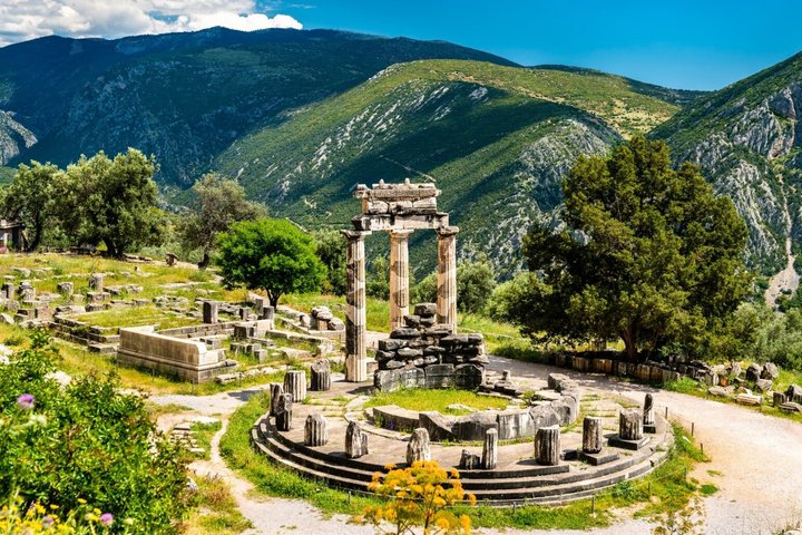 Transfer from Volos to Delphi, Volos